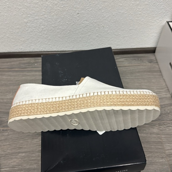 Dr. Scholl's Women's Sunray Pointed Toe Flat - Picture 3 of 7